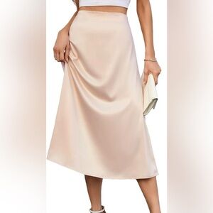 NWOT Cyclamen Peach Satin Feel Midi Lightweight Skirt Size Large